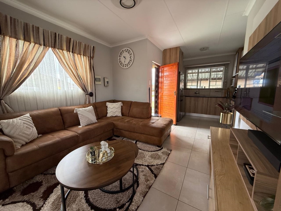 3 Bedroom Property for Sale in Waterval East North West